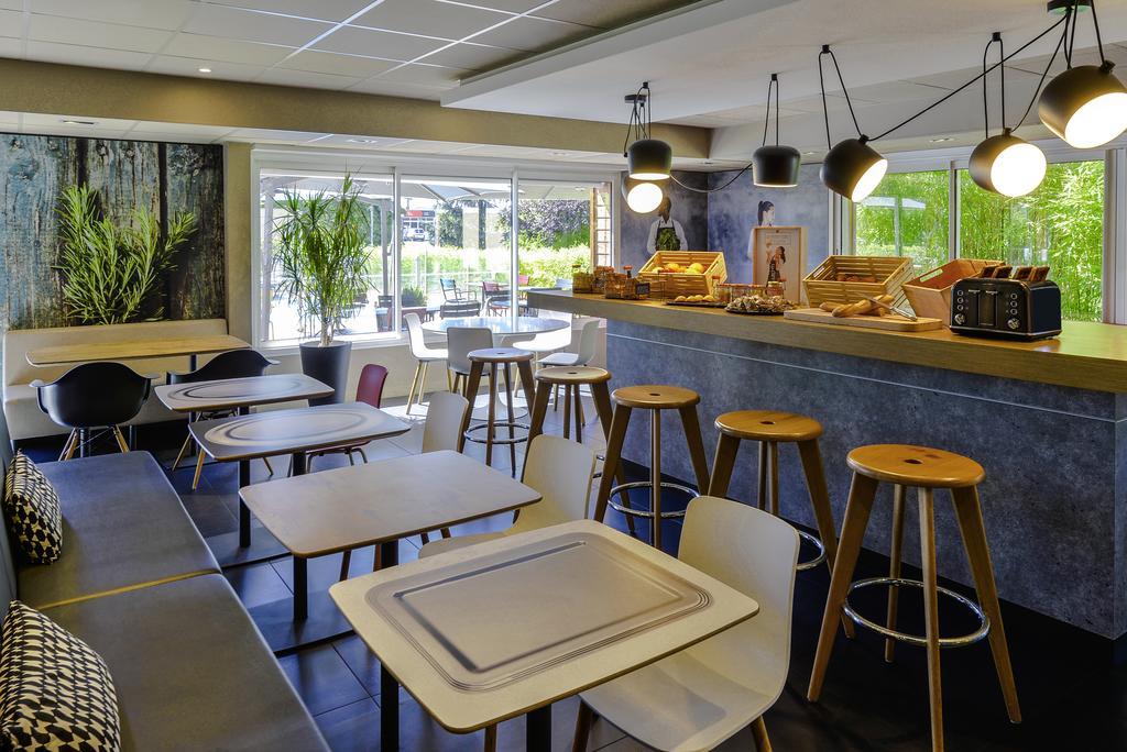 Ibis Roanne Le Coteau Hotel Restaurant Exterior foto