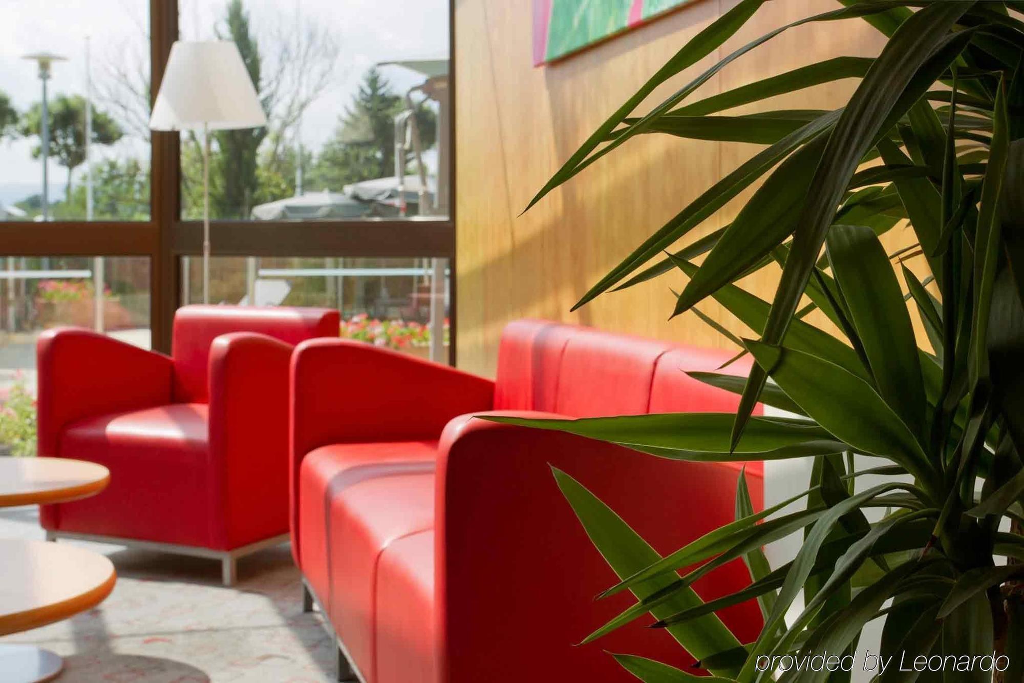 Ibis Roanne Le Coteau Hotel Restaurant Exterior foto