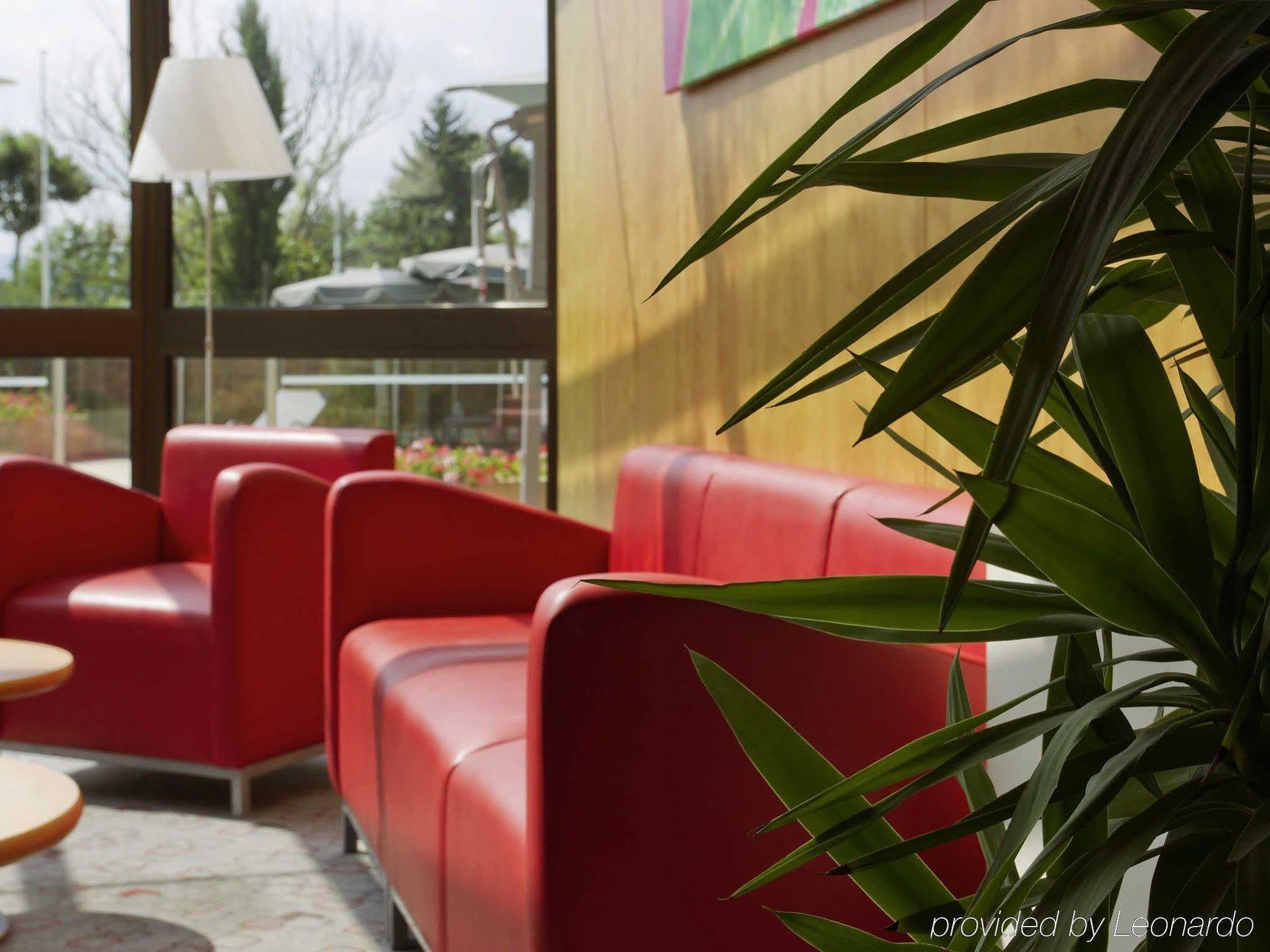 Ibis Roanne Le Coteau Hotel Restaurant Exterior foto
